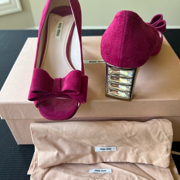 Miu Miu Statement Vintage Magenta Suede 2-3/4” Crystal Heels with Bow box/bags - Picture 1 of 16